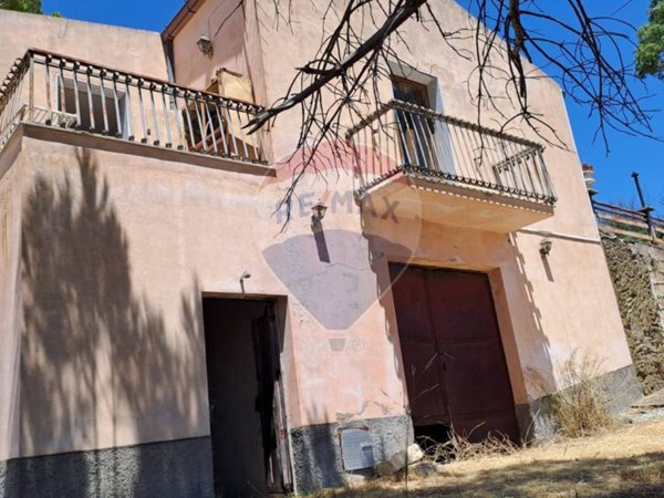 casa indipendente in vendita a Vizzini