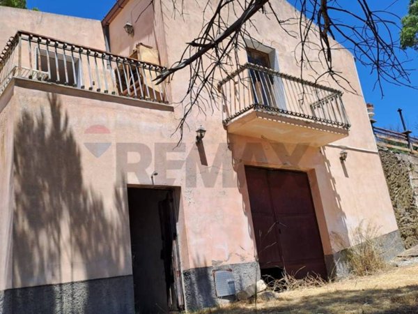 casa indipendente in vendita a Vizzini