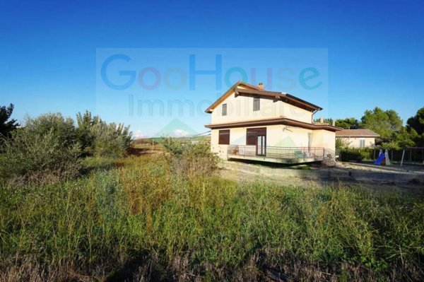 casa indipendente in vendita a Vizzini