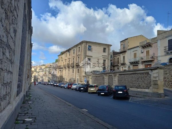 locale di sgombero in vendita a Vizzini