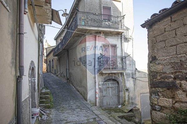 casa indipendente in vendita a Vizzini