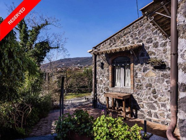 casa indipendente in vendita a Zafferana Etnea