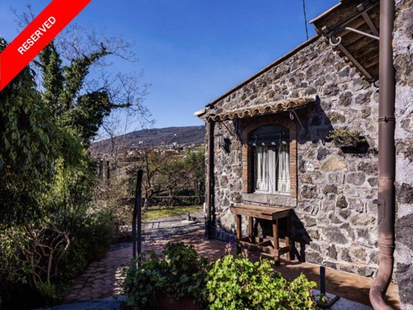 casa indipendente in vendita a Zafferana Etnea