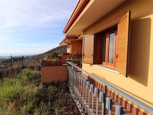 casa indipendente in vendita a Zafferana Etnea