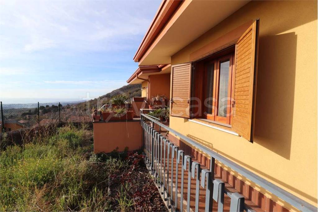 casa indipendente in vendita a Zafferana Etnea