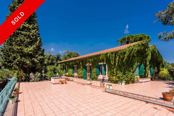 casa indipendente in vendita a Zafferana Etnea