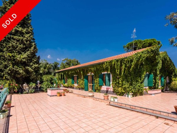 casa indipendente in vendita a Zafferana Etnea