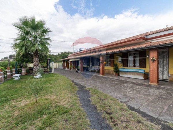 casa indipendente in vendita a Zafferana Etnea