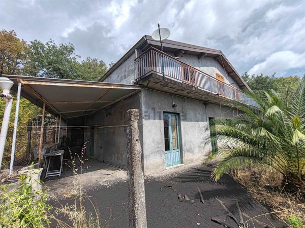 casa indipendente in vendita a Zafferana Etnea