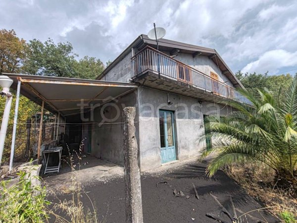 casa indipendente in vendita a Zafferana Etnea