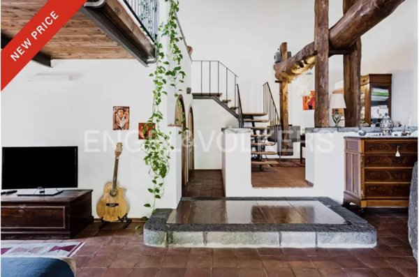 casa indipendente in vendita a Zafferana Etnea