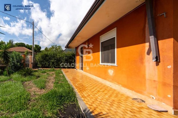 casa indipendente in vendita a Zafferana Etnea