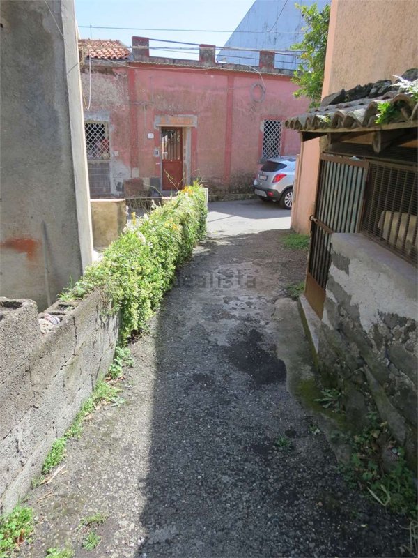 appartamento in vendita a Zafferana Etnea in zona Sarro