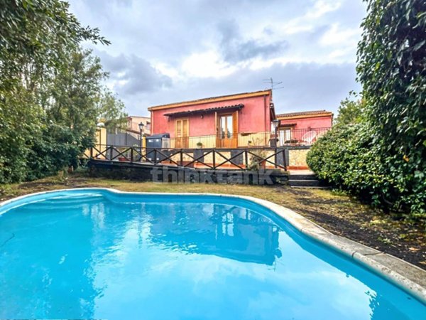 casa indipendente in vendita a Zafferana Etnea