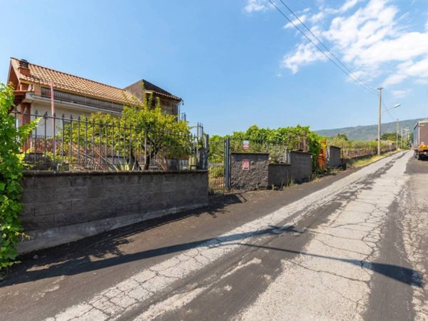 casa indipendente in vendita a Zafferana Etnea
