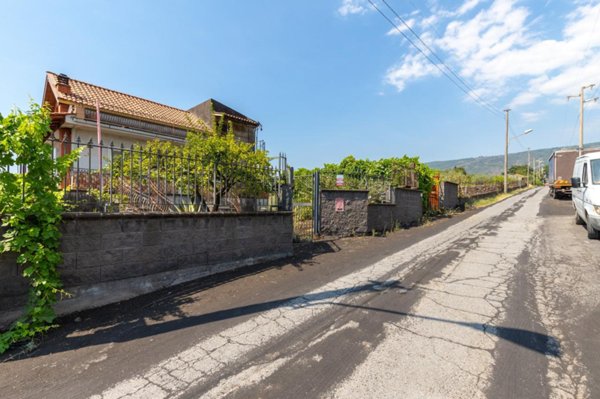 casa indipendente in vendita a Zafferana Etnea