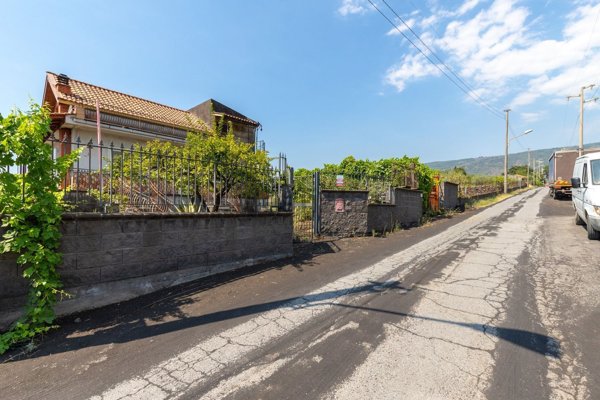casa indipendente in vendita a Zafferana Etnea