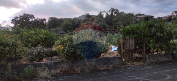 terreno agricolo in vendita a Zafferana Etnea in zona Fleri