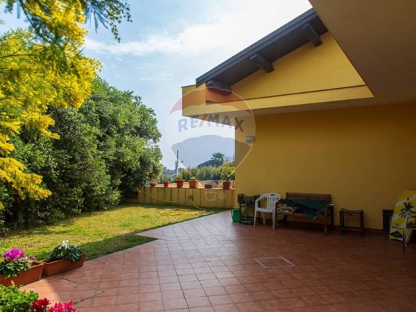casa indipendente in vendita a Zafferana Etnea