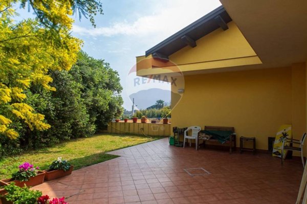 casa indipendente in vendita a Zafferana Etnea