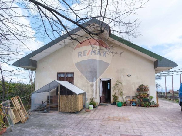 casa indipendente in vendita a Zafferana Etnea