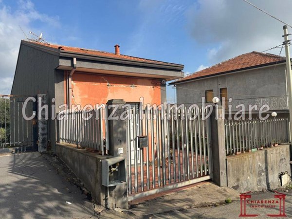 casa indipendente in vendita a Zafferana Etnea in zona Fleri