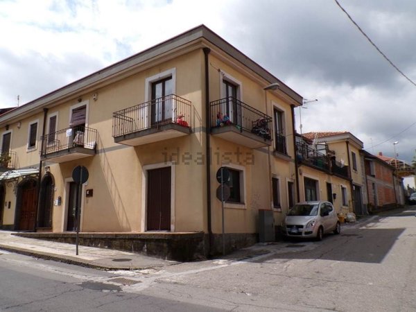 appartamento in vendita a Zafferana Etnea in zona Fleri