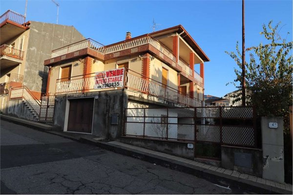 casa indipendente in vendita a Zafferana Etnea