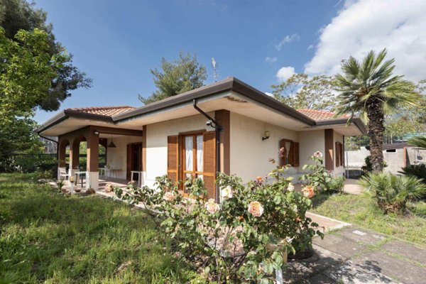 casa indipendente in vendita a Zafferana Etnea