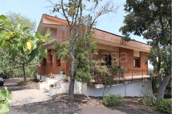 casa indipendente in vendita a Zafferana Etnea