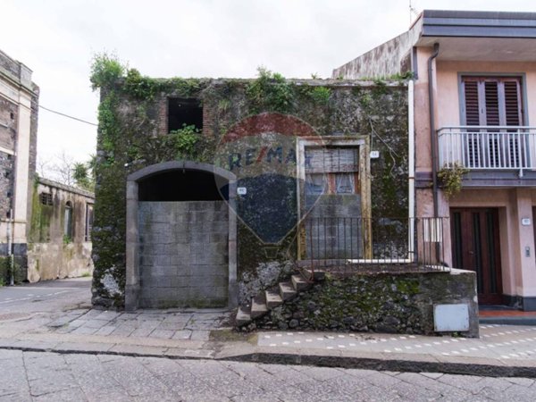 casa indipendente in vendita a Zafferana Etnea