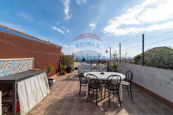 casa indipendente in vendita a Zafferana Etnea