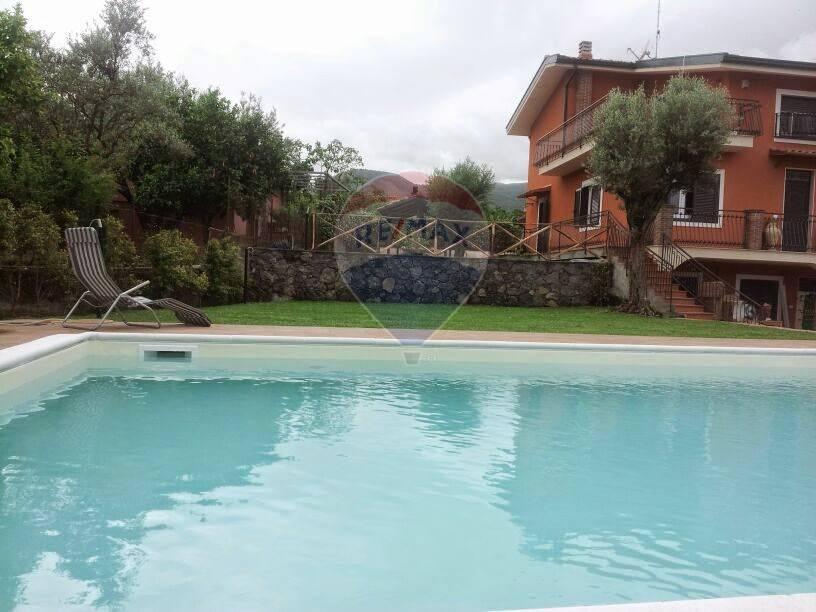 casa indipendente in vendita a Zafferana Etnea