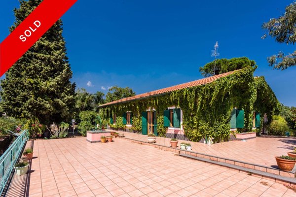 casa indipendente in vendita a Zafferana Etnea