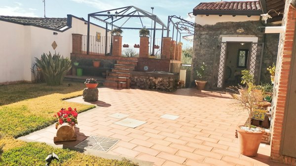 appartamento in vendita a Zafferana Etnea