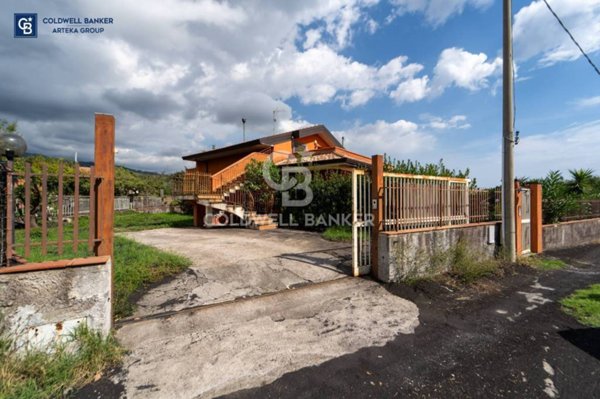 casa indipendente in vendita a Zafferana Etnea