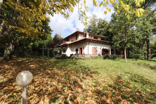 casa indipendente in vendita a Zafferana Etnea in zona Petrulli