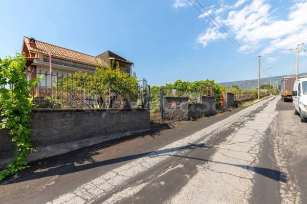 casa indipendente in vendita a Zafferana Etnea