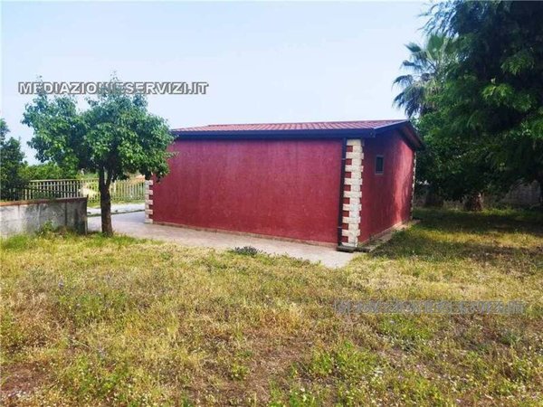 locale di sgombero in vendita a Zafferana Etnea