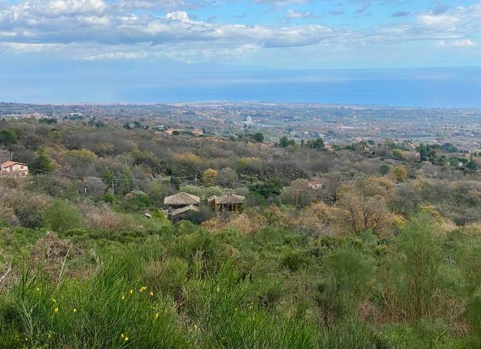 casa indipendente in vendita a Zafferana Etnea in zona Fleri