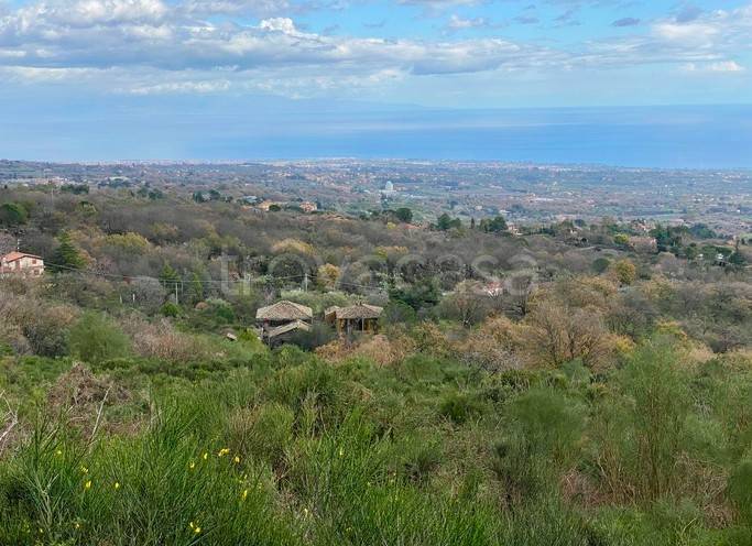 casa indipendente in vendita a Zafferana Etnea in zona Fleri