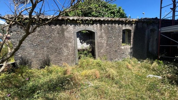 casa indipendente in vendita a Zafferana Etnea