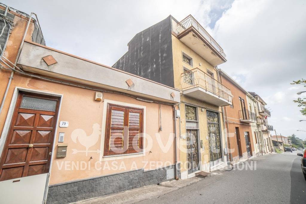 casa indipendente in vendita a Zafferana Etnea