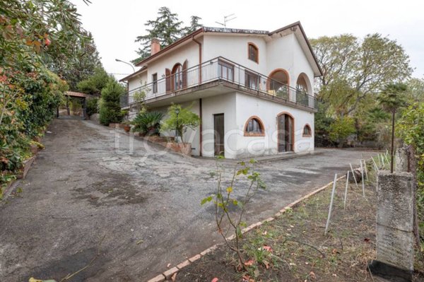 casa indipendente in vendita a Zafferana Etnea in zona Fleri