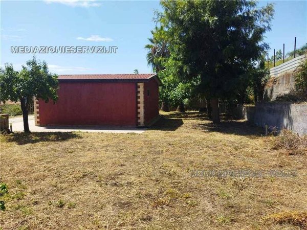 locale di sgombero in vendita a Zafferana Etnea