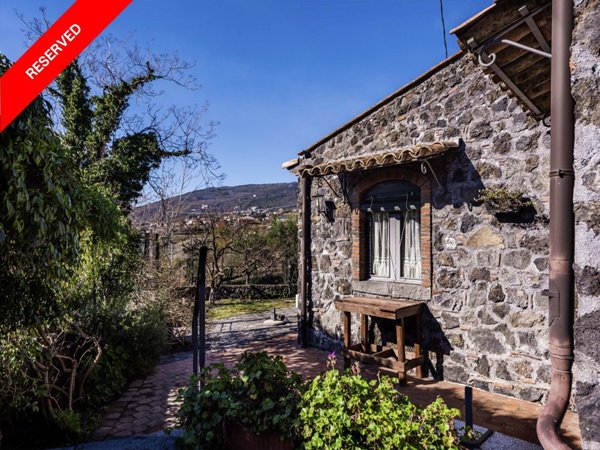 casa indipendente in vendita a Zafferana Etnea