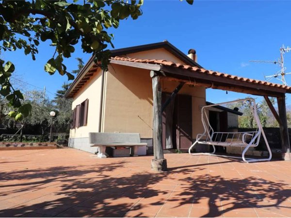 casa indipendente in vendita a Zafferana Etnea