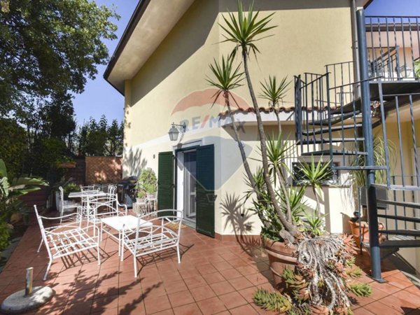 casa indipendente in vendita a Zafferana Etnea