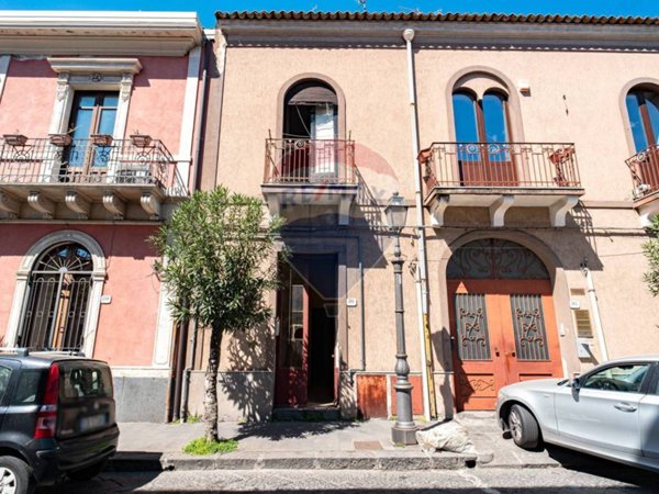 casa semindipendente in vendita a Zafferana Etnea