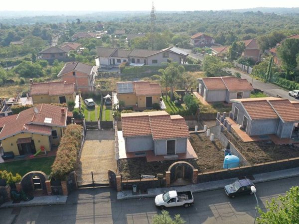 casa indipendente in vendita a Zafferana Etnea